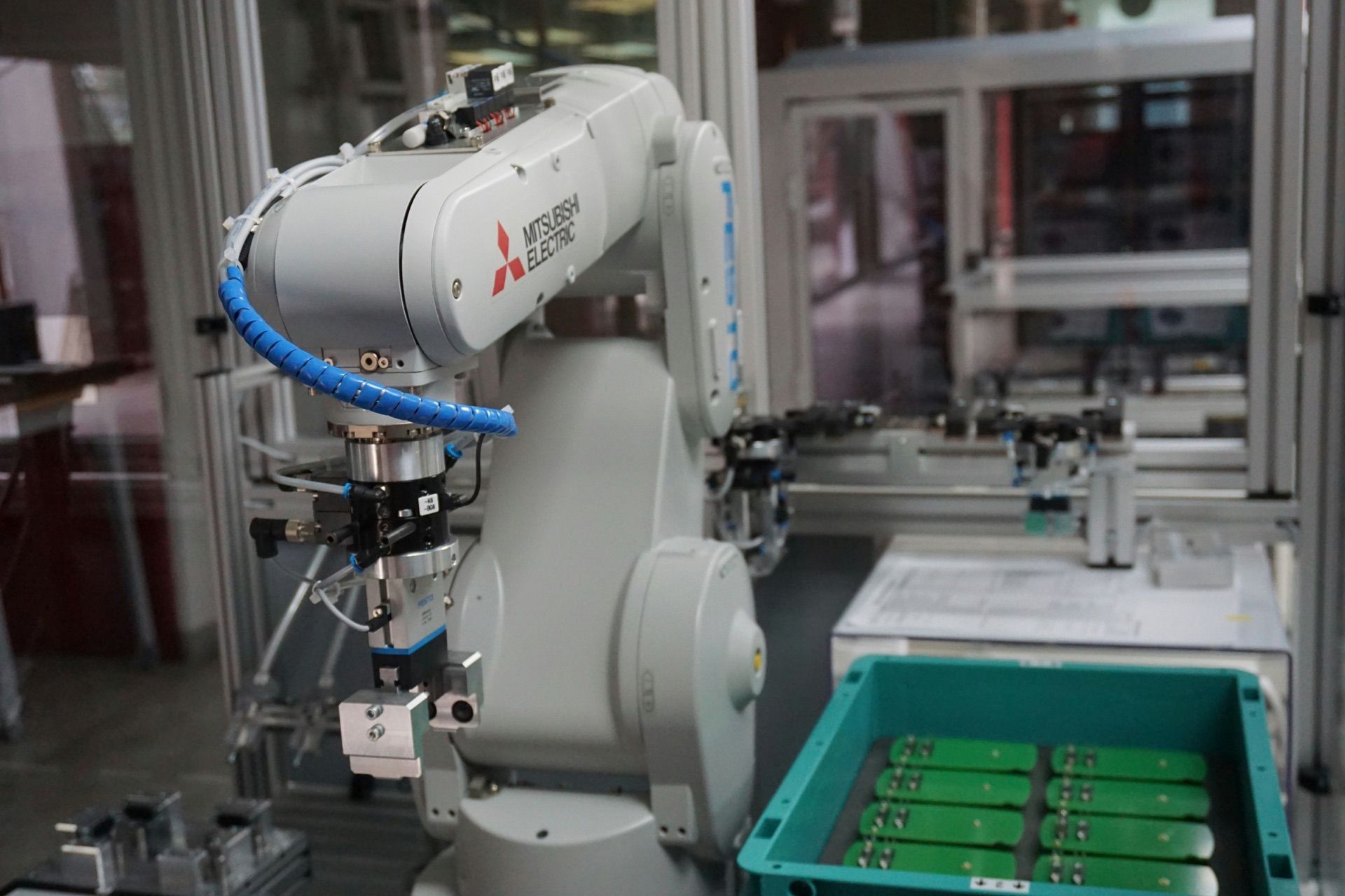 Packaging line and material handling automation systems